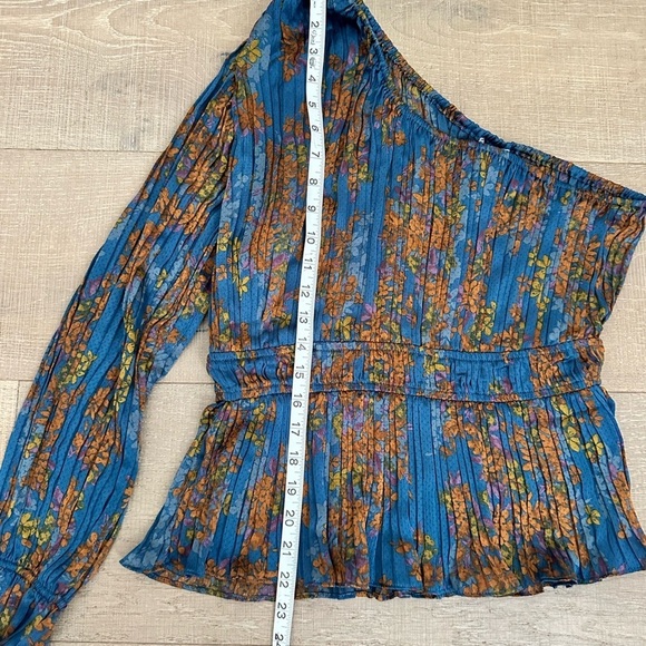 Skies Are Blue One-Shoulder Blue and Brown Blouse - Picture 6 of 7